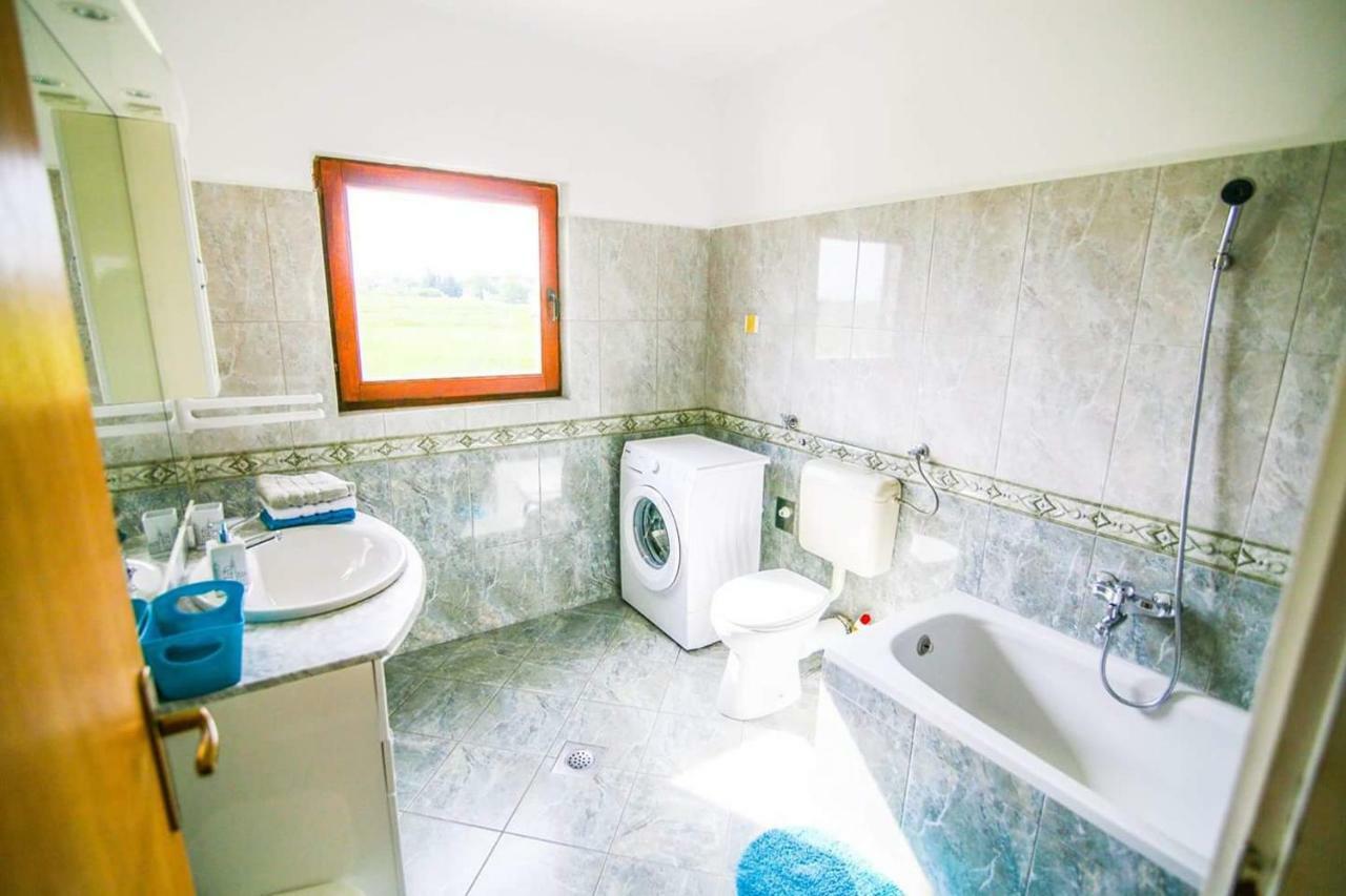 Ferienwohnung Kuca Za Odmor Luca Posedarje Exterior foto